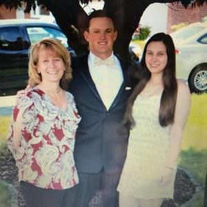 Meet your Posher, Larissa